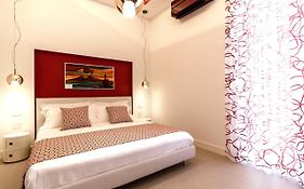 Moma Suites